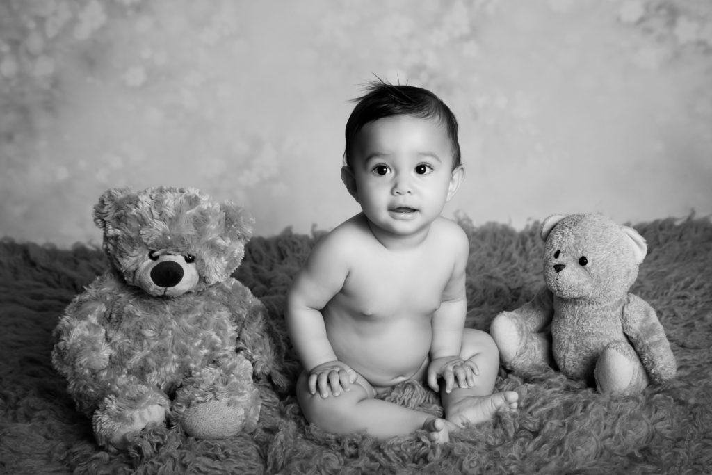 Photographe Tatiana Brisson à Vitré photo en noir & blanc enfant à Janzé