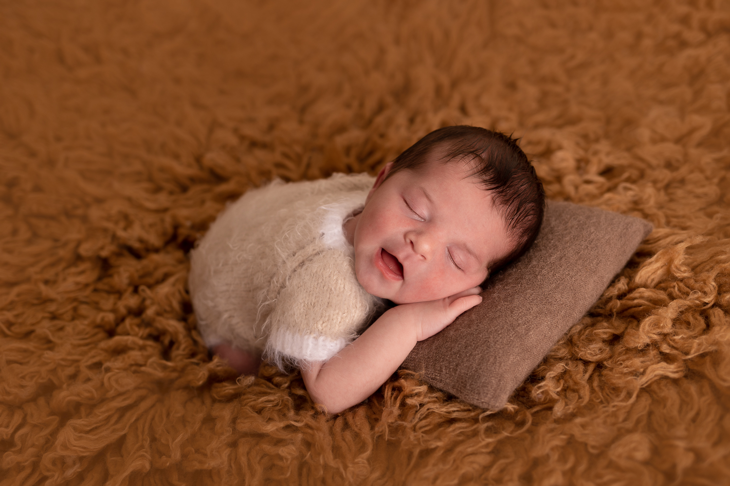 photographe a Etrelles, Tatiana Brisson spécialisée en photo de nouveau-né, naissance