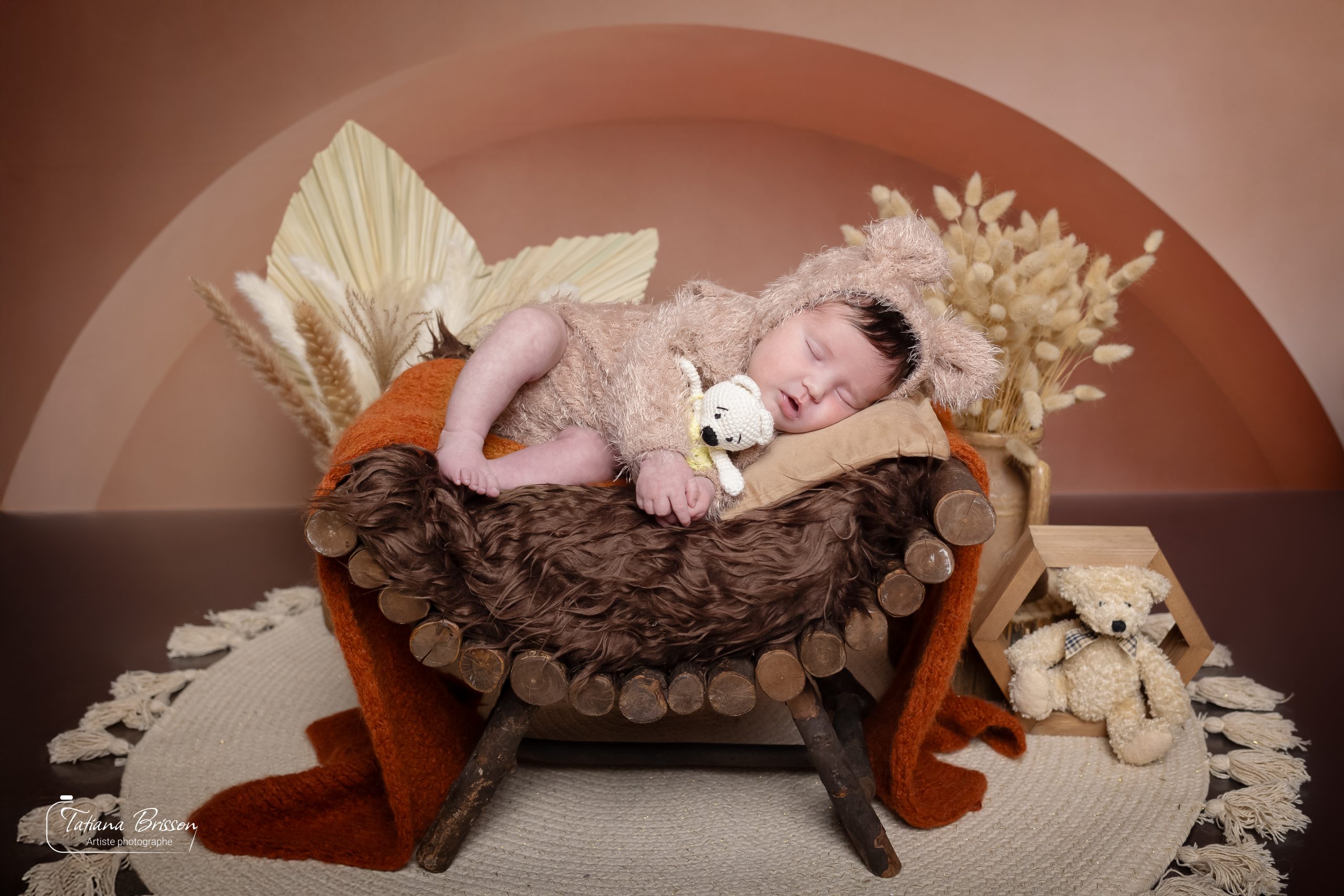 Nouveau né en séance photo à Mâcon/Tatiana Brisson