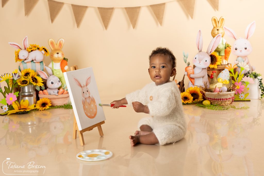 Petit bébé pour sa premiere séance photo de Pâques/Tatiana Brisson/Photographe